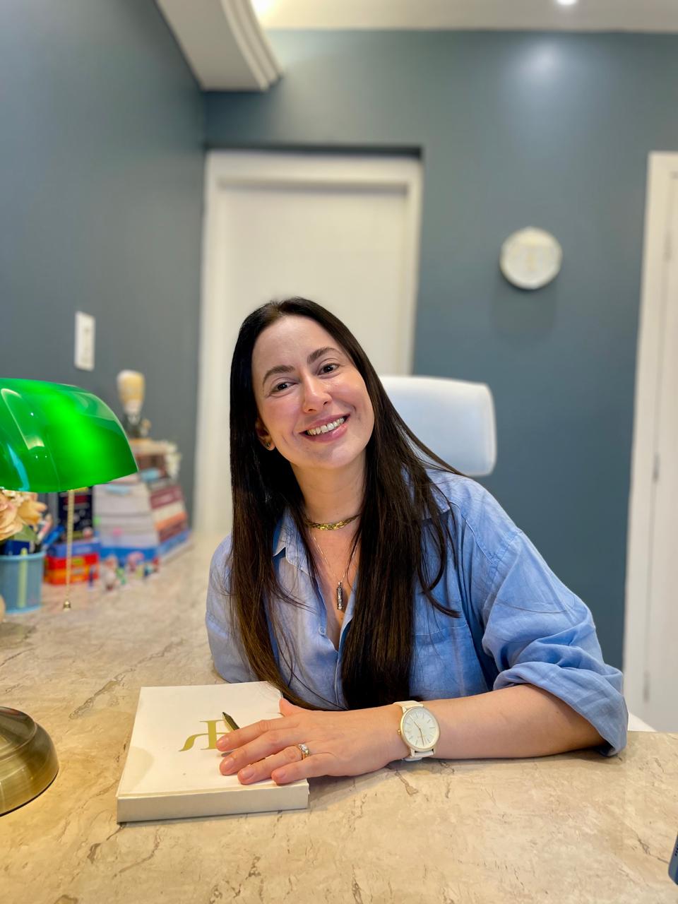 Carol Muniz, psicóloga clínica em consultório